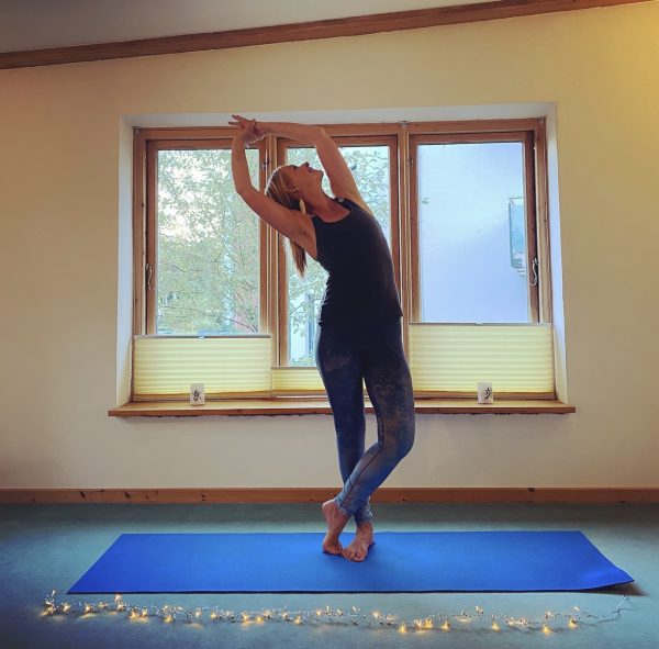 Yoga mit Suzanne Kern im Bleekergang Eutin auch für Anfänger